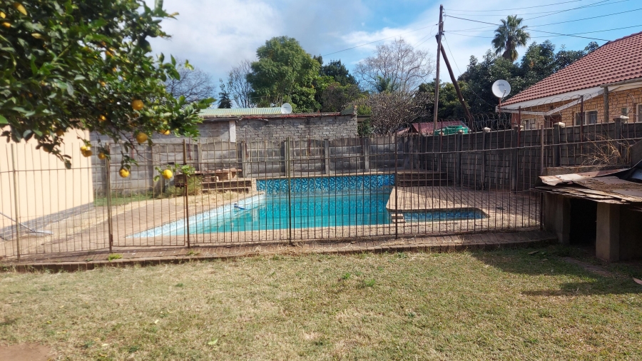 4 Bedroom Property for Sale in Oos Einde North West